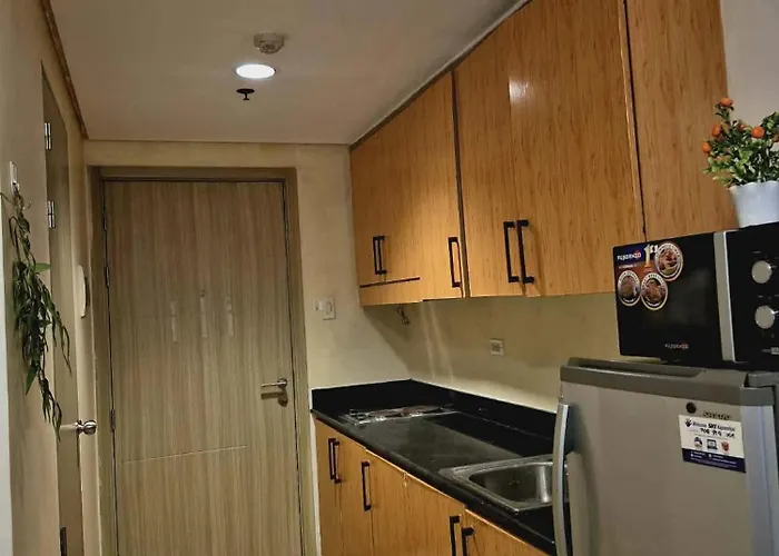 Hostel Shore 1 Tower D Moa Pasay Manila